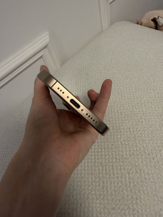 Смартфон Apple iPhone 16 Pro Desert Titanium