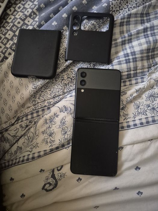 Tenho para venda este samsung z flip3