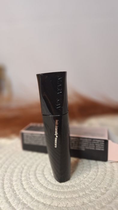 Czarny tusz do rzęs Mary key