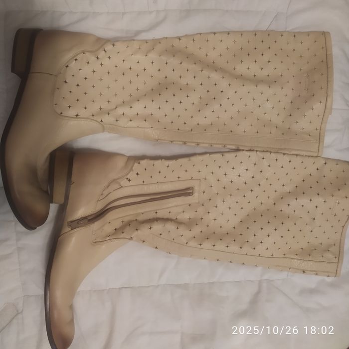 Buty Kazar, ażurowe wysokie cholewki
