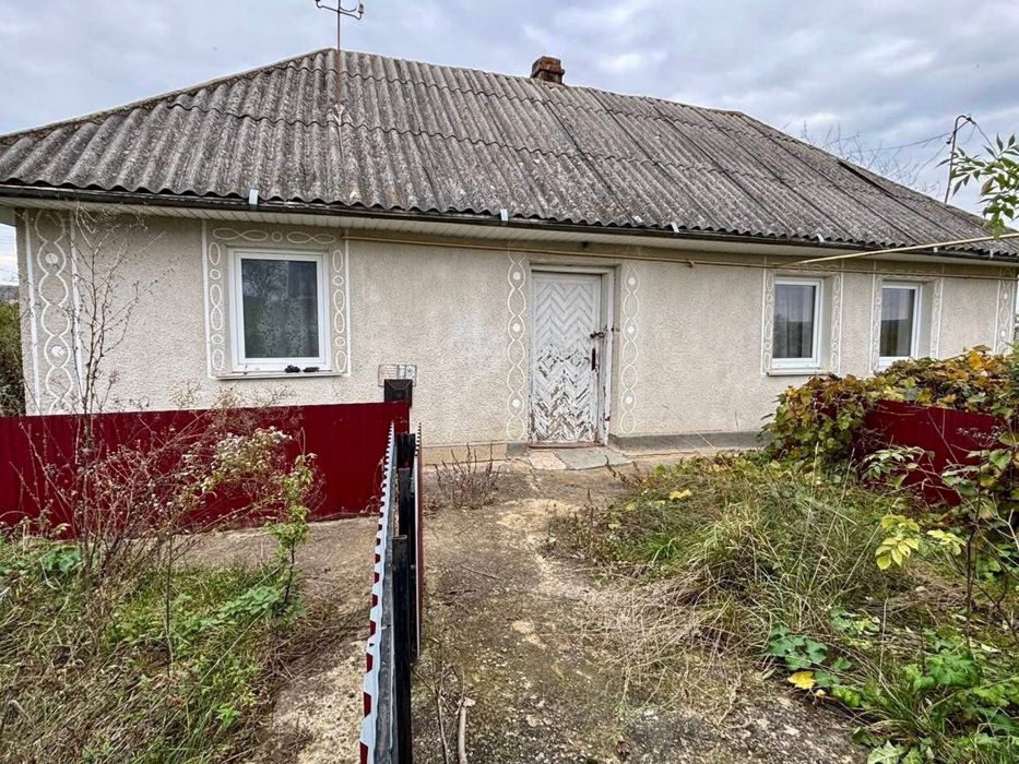 Продам будинок неподалік міста