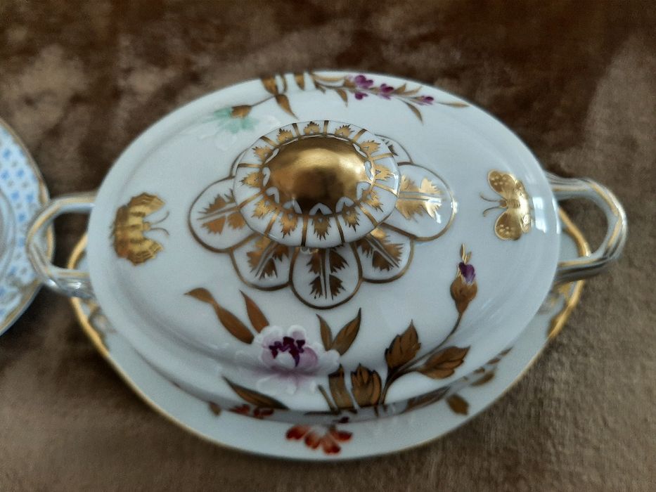 Vista Alegre Terrina Pequena com prato apresentador