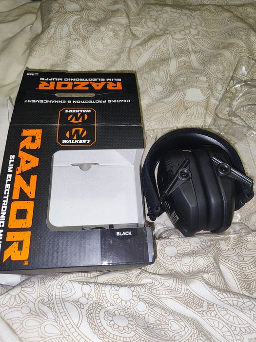 Навушники активні Walker's Razor Slim Electronic Muffs Black Multicam