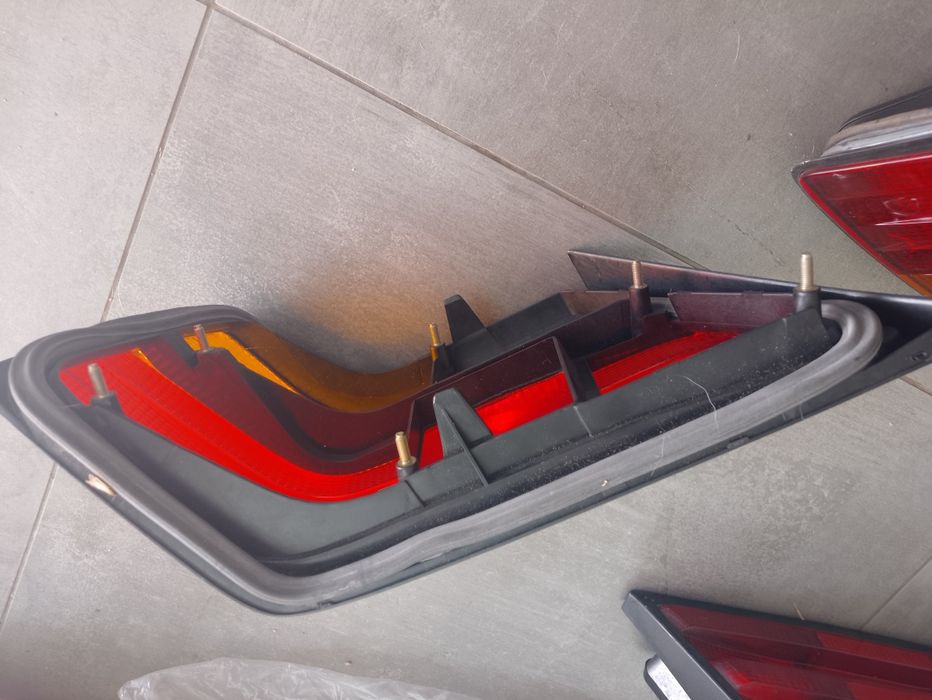 Farolins Traseiros Mercedes Benz