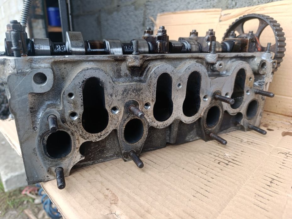 Гбц головка 2.0 053103737 Ауді 80 100 А6 Passat b3 B4 Golf