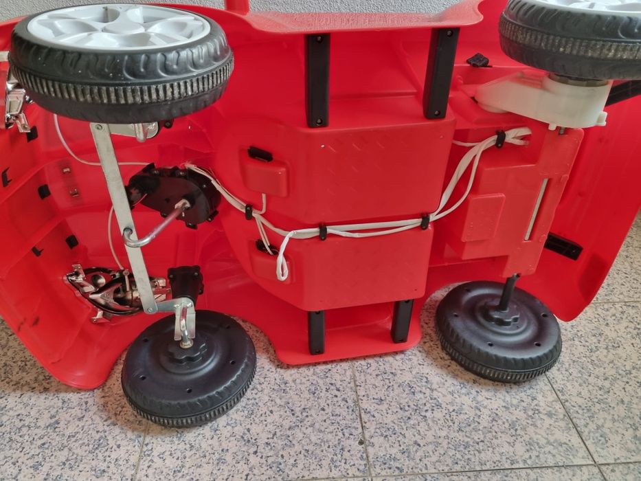 Carro a Bateria para peças não tem Bateria