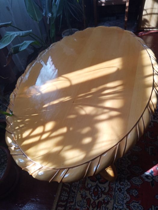 Журнальний різний столик.