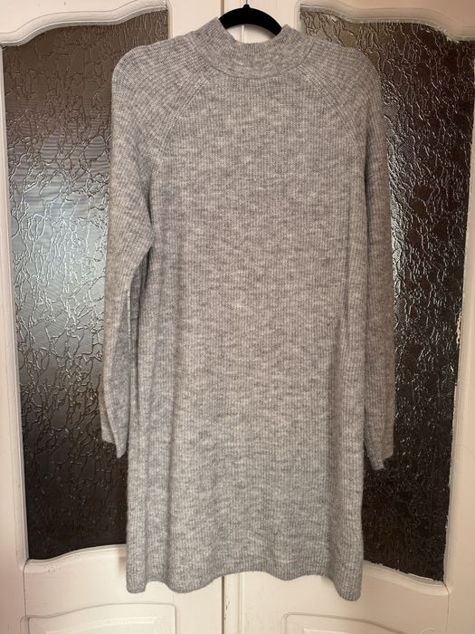 Плаття тепле фірми C&A