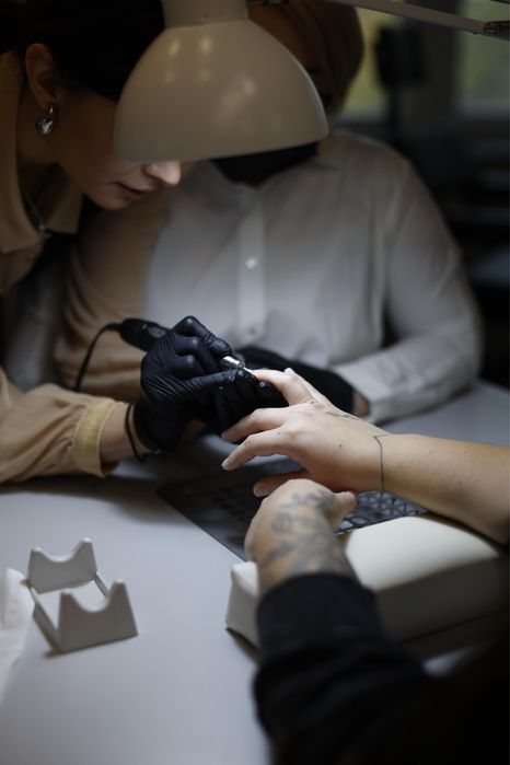 Навчання «Апаратного  манікюру+покриття гель-лак + френч