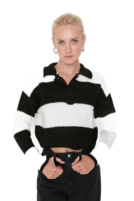 Trendyol krótki sweter damski w paski z kołnierzykiem i guzikami m 5ea
