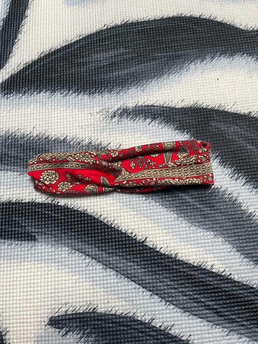 Opaska chusta do włosów na głowę
czerwona