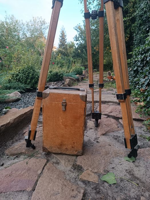 Штатив для кінокамери