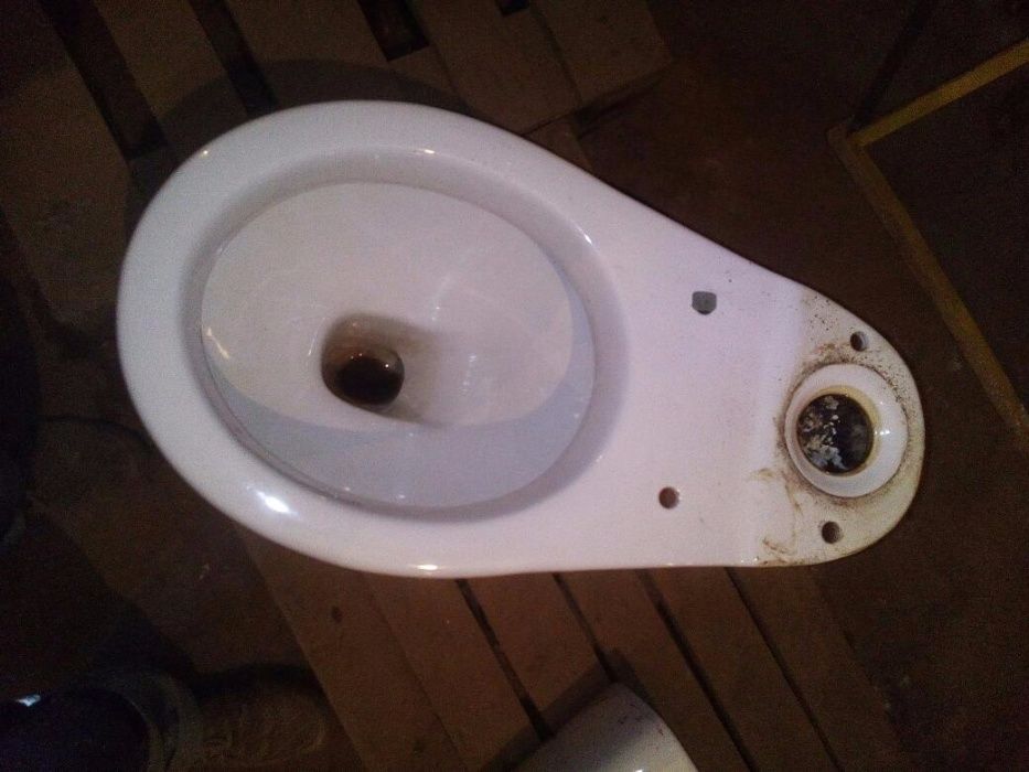 Унитаз с сиденьем строительный унитаз бу плюс гофра бу в подарок