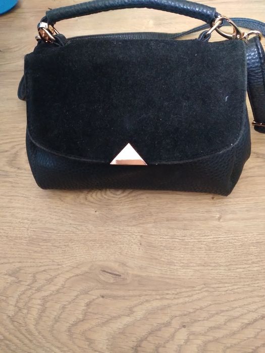 Super elegancka mała czarna torebka do sukienek