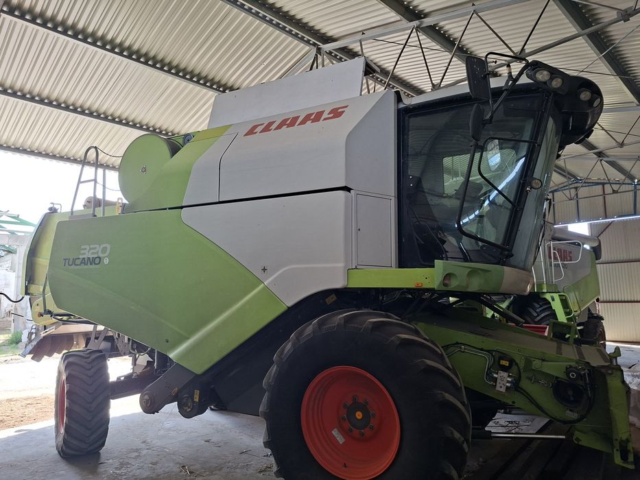 Claas tucano 320