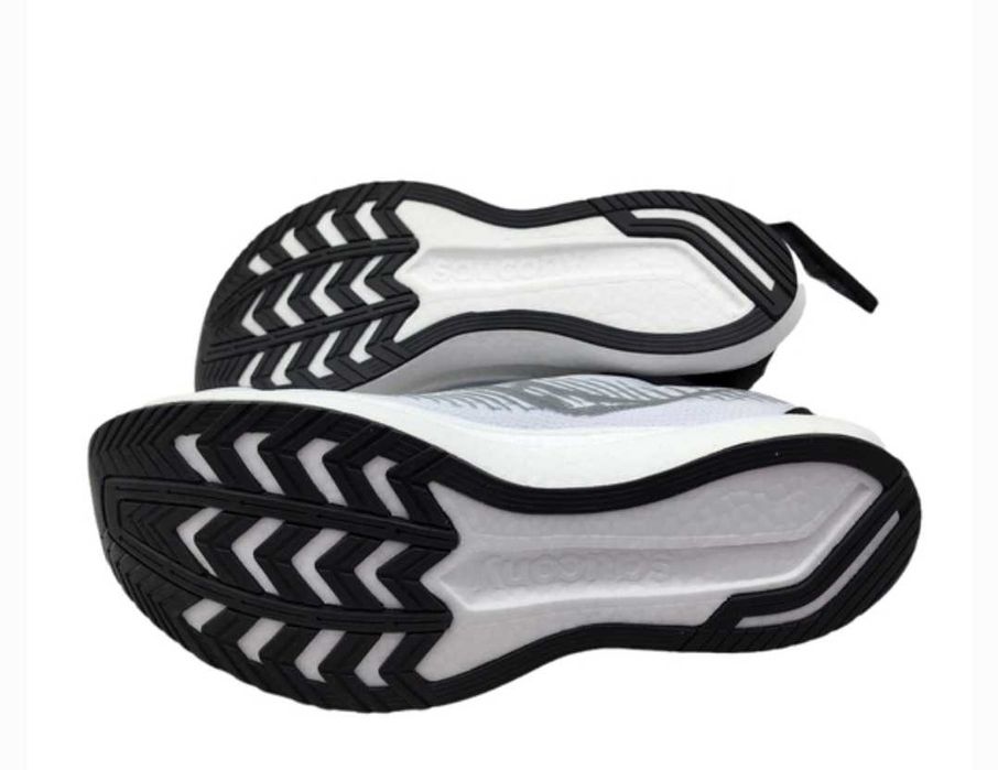 Saucony р.49-50(стельки-32см по факту) кроссовки мужские