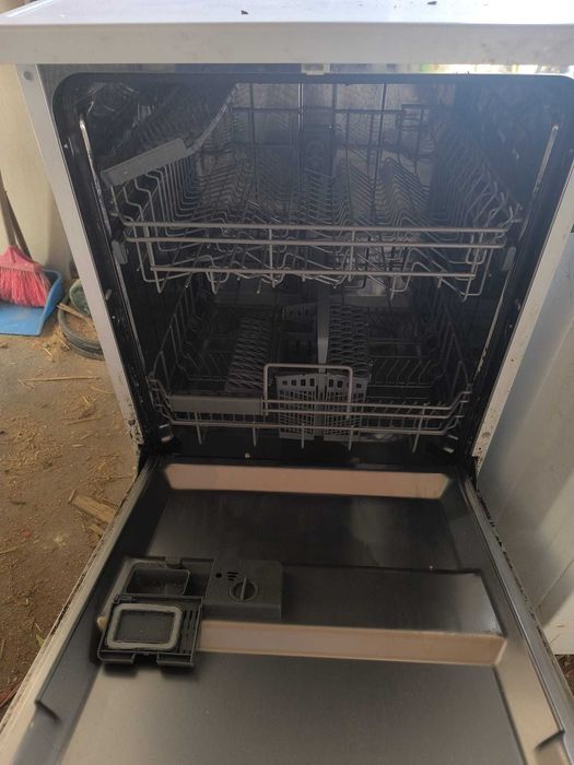 Maquina de lavar loiça Electronia com anomalia