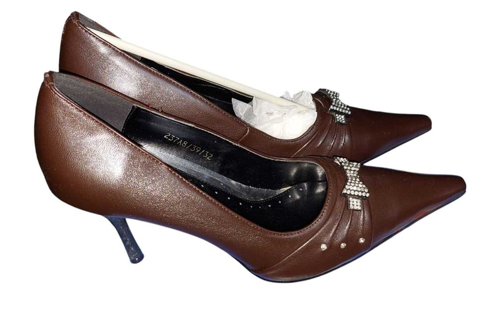 Wizytowe szpilki, brązowe, roz. 39 marki Aiershi