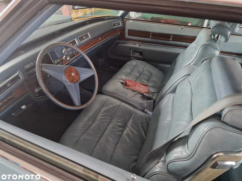 Cadillac  De Ville  1976