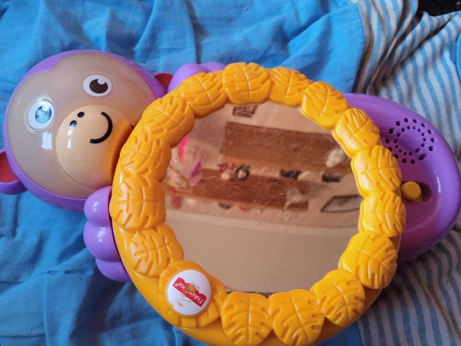 Fisher Price Małpka lustereczko raczkuj ze mną, gra, raczkuje