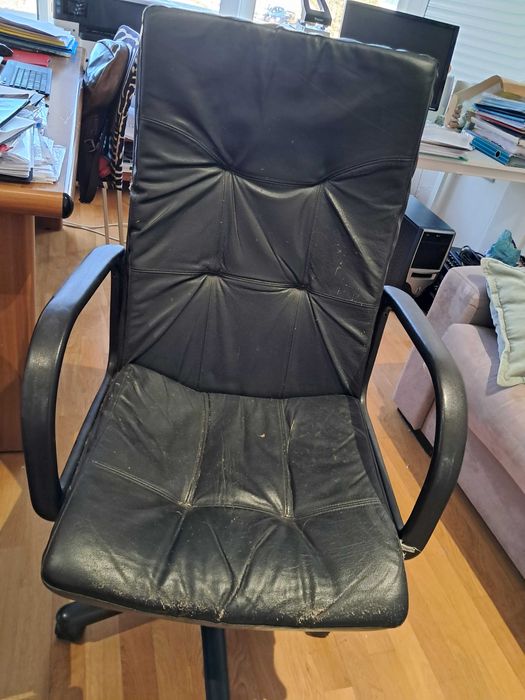 Cadeira de secretária (escritório)