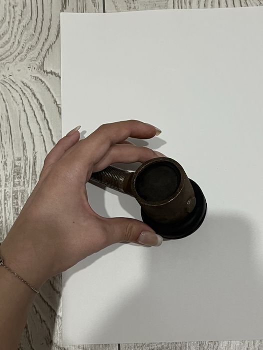 Шарнірне зєднання рульової тяги ліве