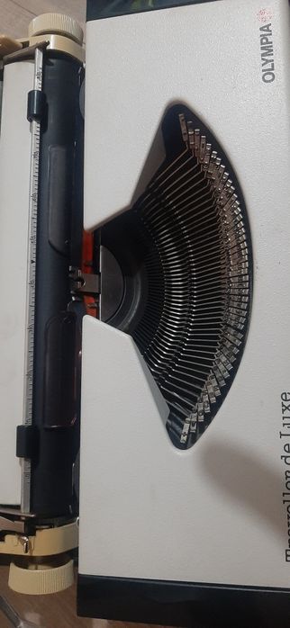 Maquina de escrever Olympia