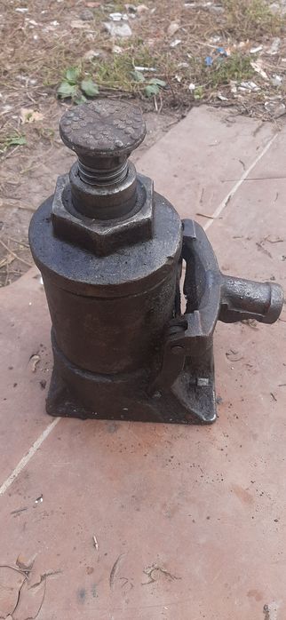 Домкрат гидравлический 6 тонн.