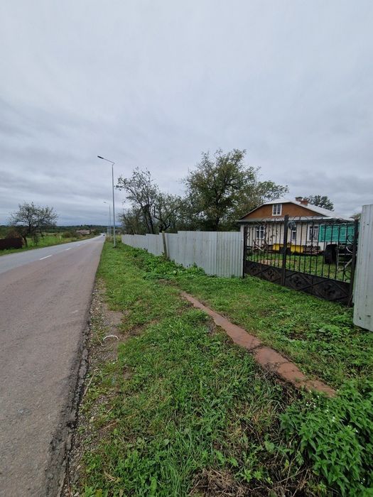Продаж будинку у Дзвинячі
