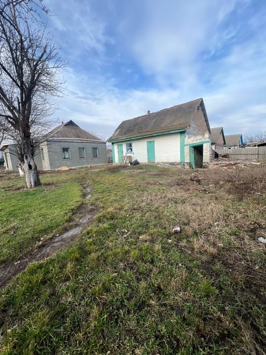 Продам будинок .