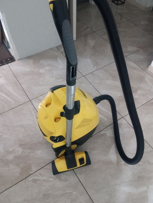 Продам пилосос KARCHER DS5500