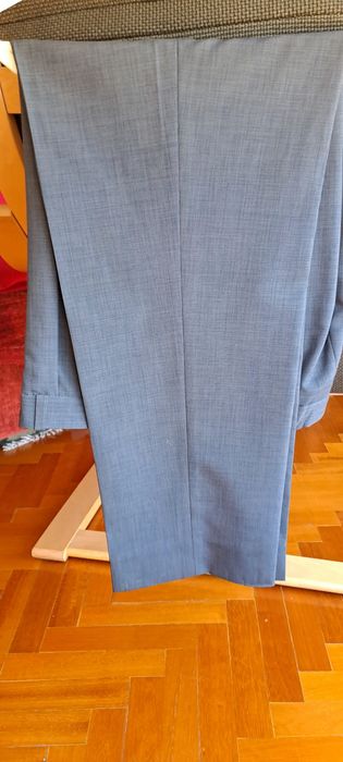 Fato completo, blazer. Colete e calças. Cor cinza escuro, como novo za