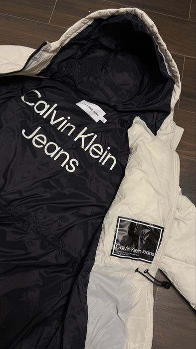 Пальто пуховик жен. Calvin Klein
