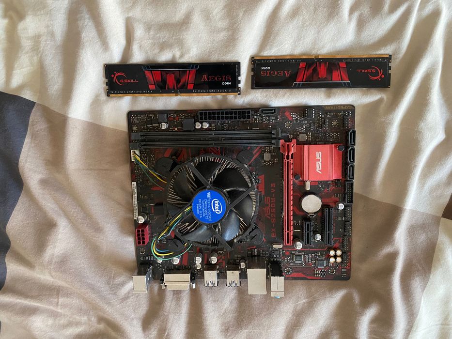 Desktop 32gb RAM 1060 2gb + motherboard, processador e duas RAMS