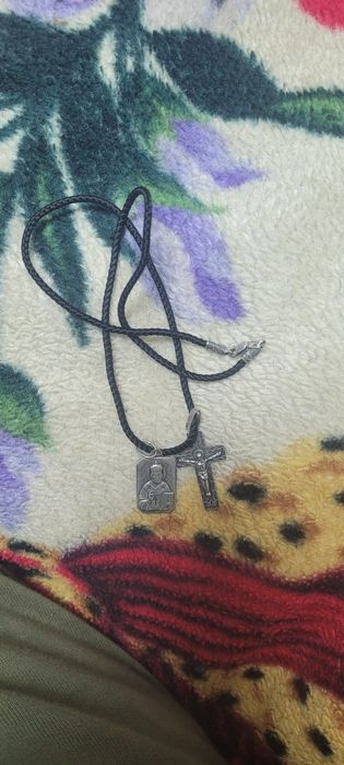 Терміново по місту Чернігів крестик и ладанка925 все срібло