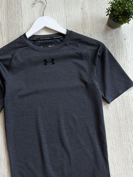 Under Armour Logo Tee Shirts Sportswear Спортивна футболка оригінал спортивный оригинал компрессионная опт
