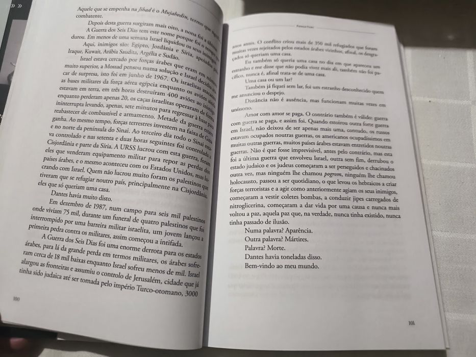 Livro A Vida Mais Estranha Que Já Tive