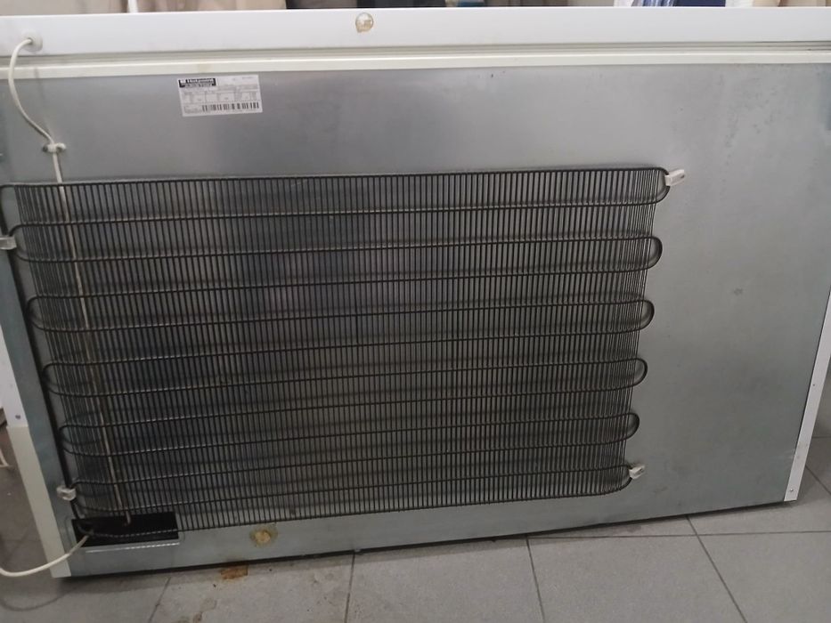 Arca Hotpoint Ariston Modelo ECHAA 375)