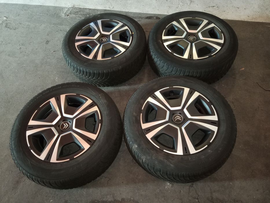 Jantes de ferro com pneus C4/215/65R16