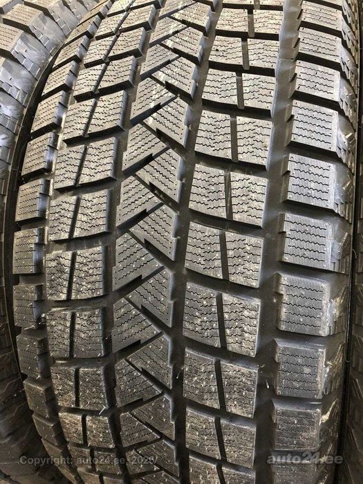 Купити зимові шини гуму резину покришки 265/40R21 доставка, гарантія. Професійний підбір оптимальних шин під ваші умови.