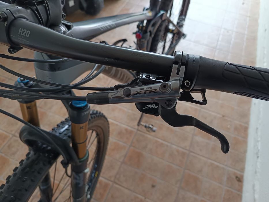 Canyon Lux CF full xtr e Fox Kashima