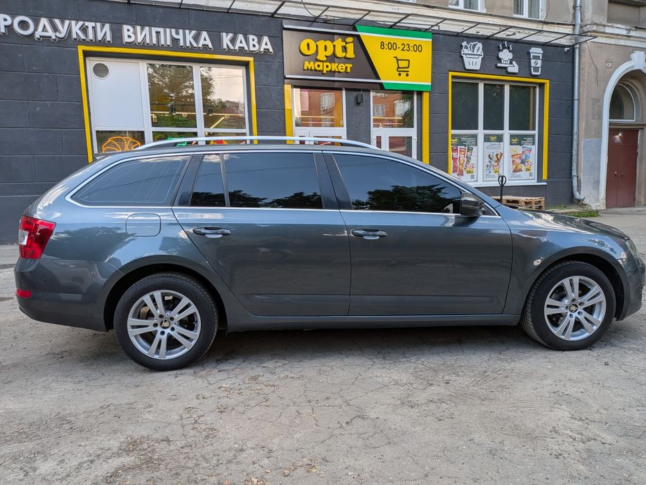 Продам Шкода Октавия А7 2016г.в. универсал в идеале