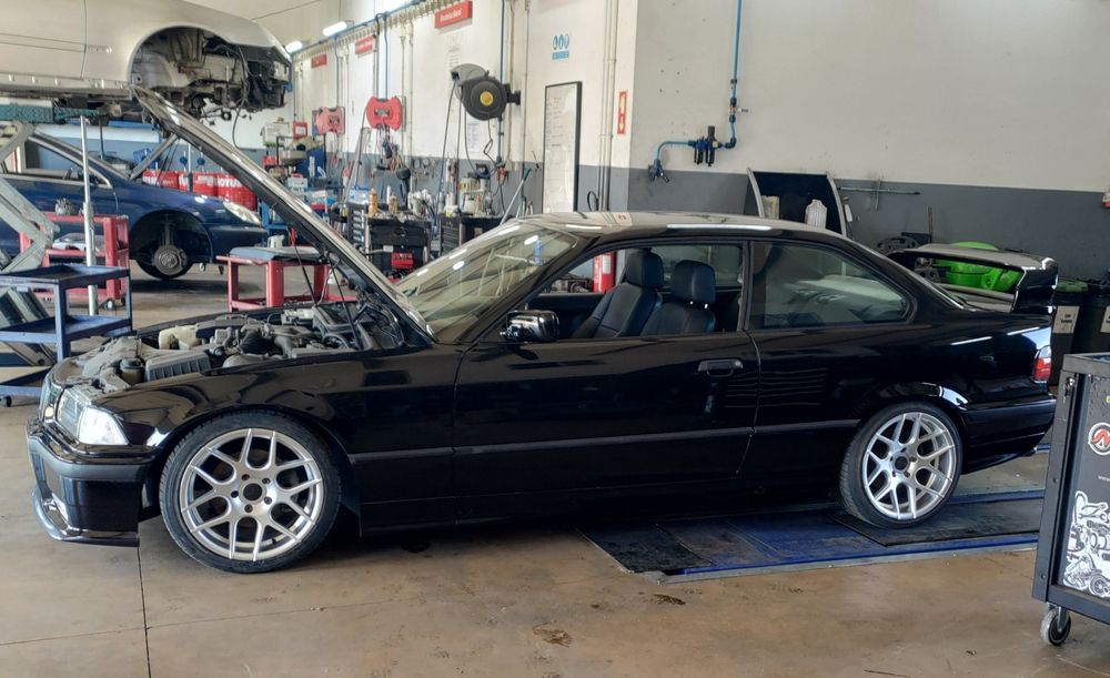 BMW 318is em bom estado