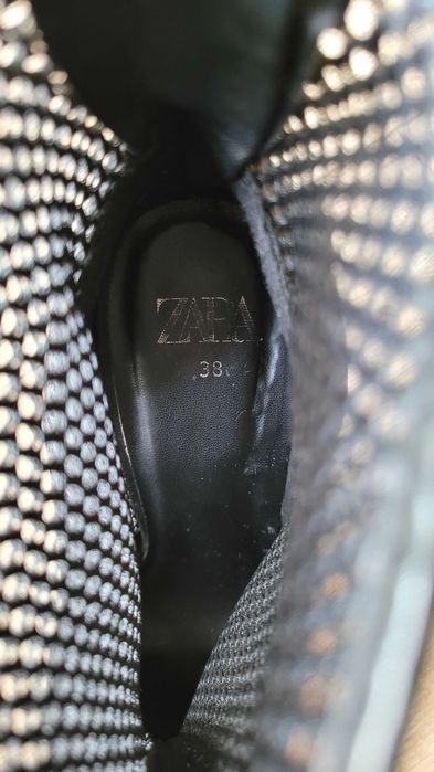 Czarne ażurowe botki Zara z siateczki, na obcasie roz. 38