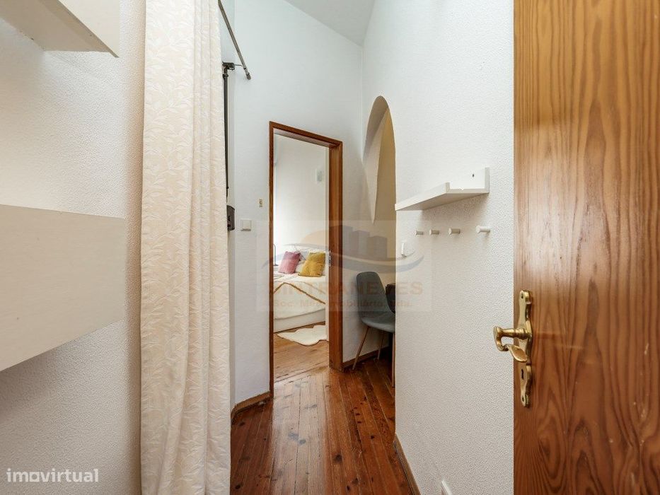 Elegância, Luz Natural e Conforto - T2 Pronto a Habitar na Penha de...