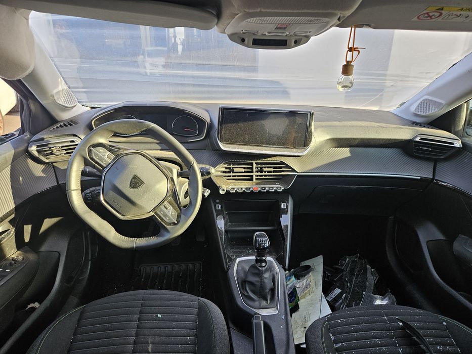 Peugeot 208 II Active PureTech 1.2 THP 130CV de 2023 para peças
