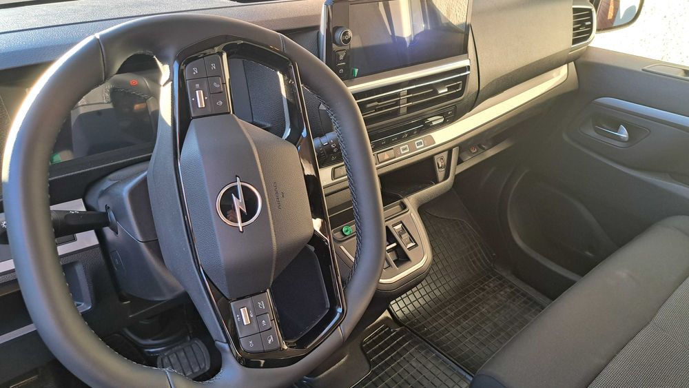 Wynajem busa 9 os. automat