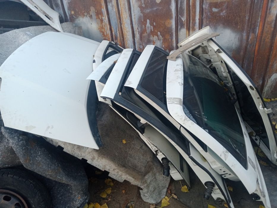 Капот,кузовные детали на Volkswagen Sharan