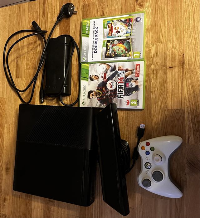 Xbox 360e 512gb z kinectem i padem