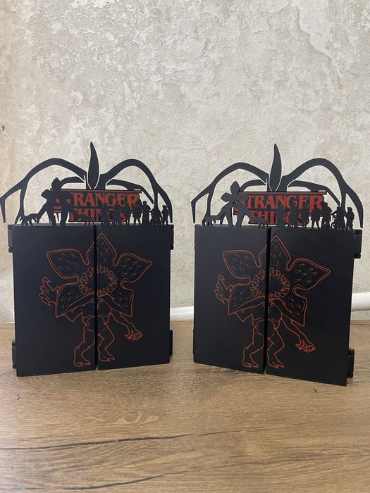 Stranger things стенд для фігурок Дивні дива